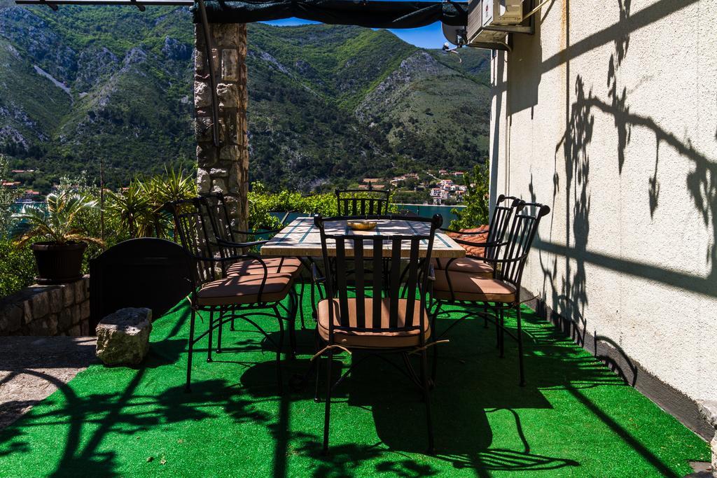 Hill Apartments Kotor Buitenkant foto